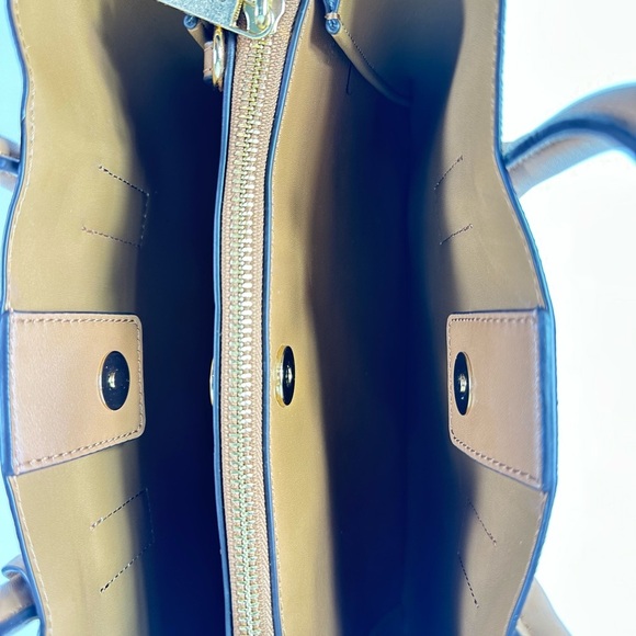 NEW Women’s Michael Kors Small Ruthie Logo Satchel/Tote Vanilla - Picture 8 of 12